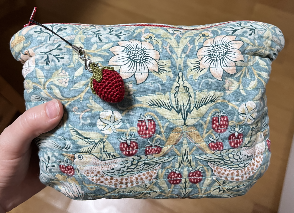 mini crochet strawberry from mashiko chaya