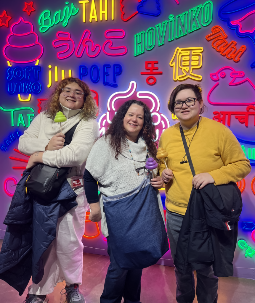 poop museum w the fam